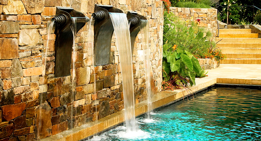 А встановивши міні-водоспад в квартирі, можна наблизитися до природи у власному будинку